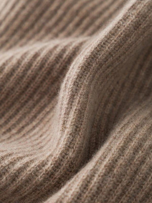 100% CASHMERE HALF-ZIP COLLARED SWEATER | LIGHT GREY & TAUPE BROWN