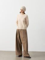 SOFT CASHMERE-TOUCH CREWNECK SWEATER WITH DIAMOND OPENWORK KNIT | LIGHT GREY & SOFT BEIGE