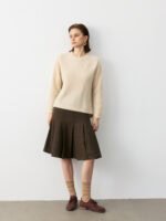 LUXURY CASHMERE CREWNECK SWEATER | SOFT BEIGE, HIGH-LOW HEM