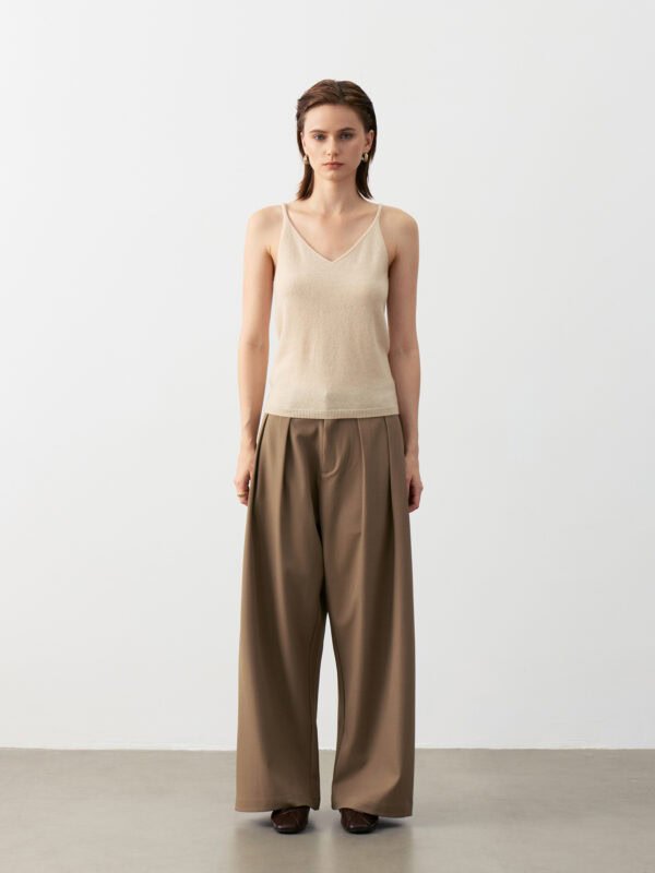 GOAT CASHMERE RICH FABRIC V-NECK CAMISOLE | JET BLACK & SOFT CREAM