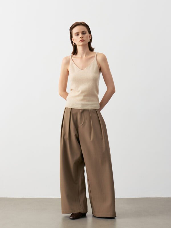 GOAT CASHMERE RICH FABRIC V-NECK CAMISOLE | JET BLACK & SOFT CREAM