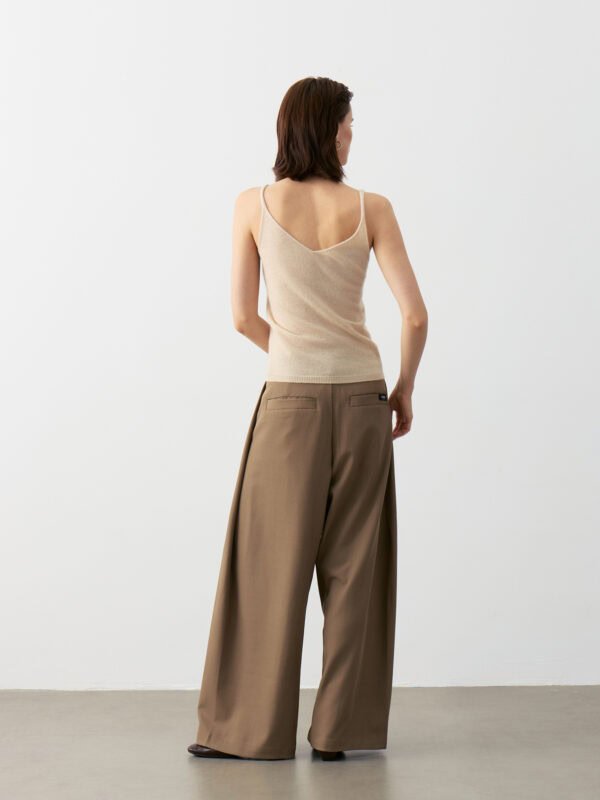 GOAT CASHMERE RICH FABRIC V-NECK CAMISOLE | JET BLACK & SOFT CREAM