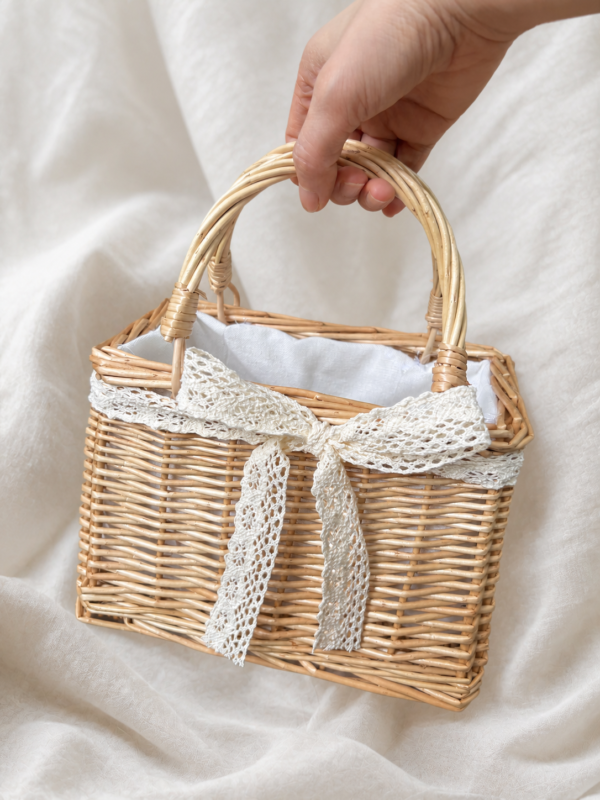 Pearl Handle Flower Girl Basket for Wedding Aisle Photos